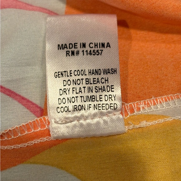 THML Bright Geometric Print Top size L - Picture 5 of 9